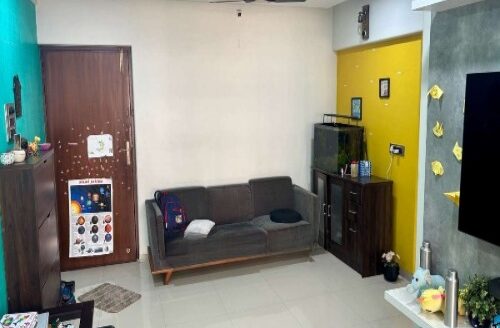 2 BHK Flat For sale in Goregaon, Mumbai, Maharashtra, India.